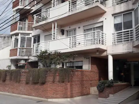 Pilar centro! Depto 2 ambientes con Jardín 