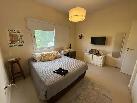 Casa en Venta con 4 cocheras