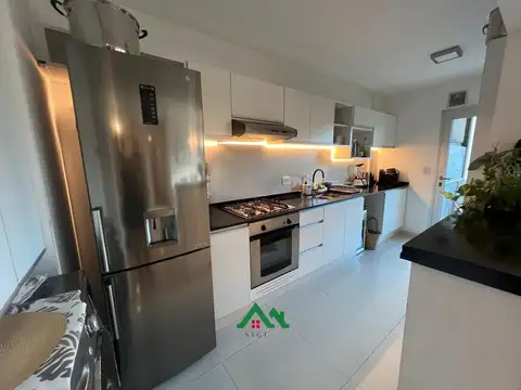Departamento 5 ambientes con 2 baños