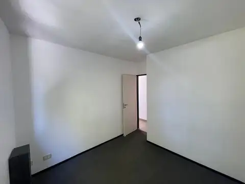 Departamento de 3 ambientes en Bernal centro