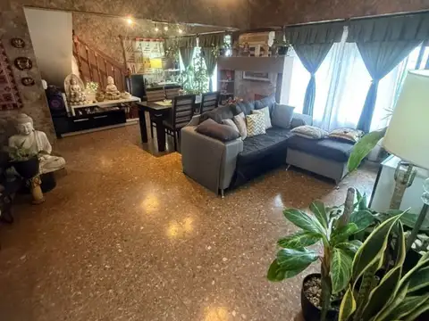 Depto Tipo Casa en Venta en Mataderos, USD 165.000