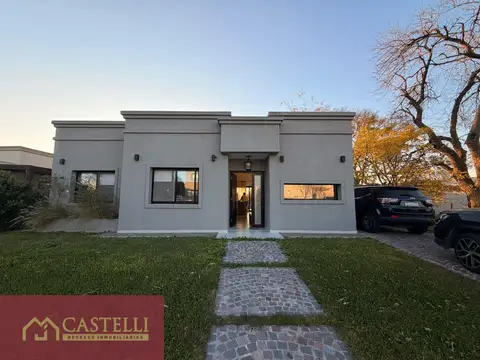 Casa en venta y alquiler en Santa Elena 4 ambientes