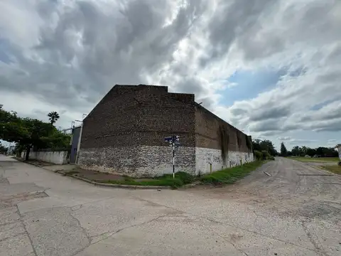 Av. Roque Saenz Peña al 100