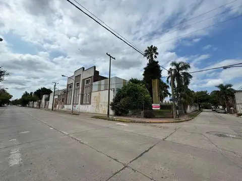 Av. Roque Saenz Peña al 100