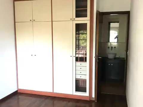 Departamento en Alquiler en Bernal Oeste, $ 550.000