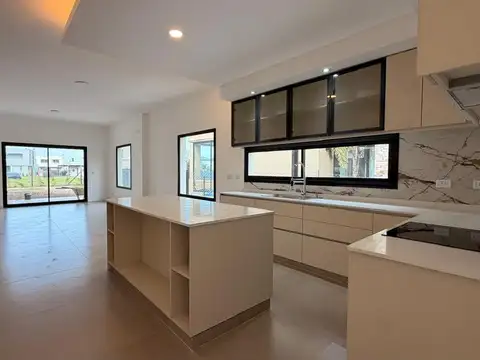 Casa a la venta en una sola planta en Santo Tomas