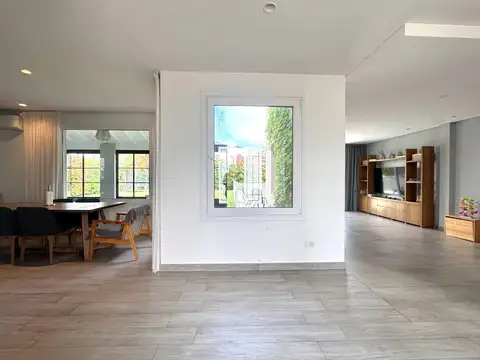 Casa en VISTAS, LOTE 700 mts PUERTOS DEL LAGO