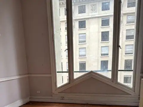 Amplia Oficina en  Diagonal Norte y San Martin con 4 cocheras