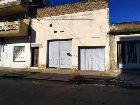Casa en venta c/ cochera en Saladillo