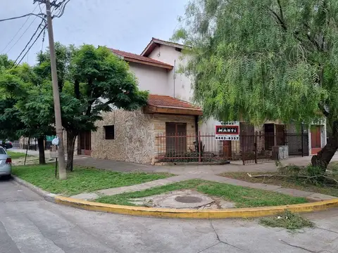 Chalet tipo duplex en venta en Villa Luzuriaga