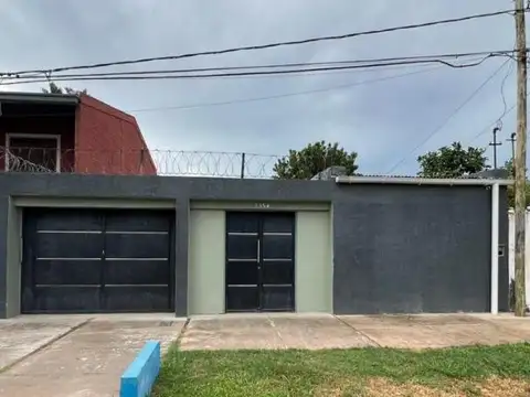 Julio ACosta 2354 -Casa en venta 3 dormitorios con local