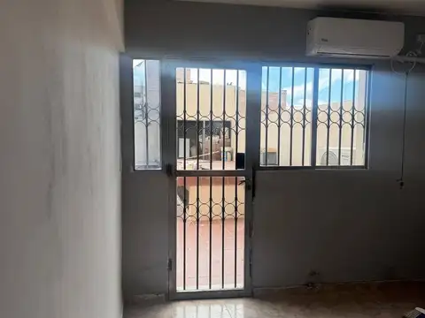 Departamento 5 ambientes con 2 baños