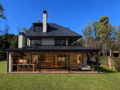 Casa en Venta en Manuel Alberti, USD 170.000