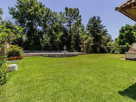 Casa en Venta con 2 cocheras