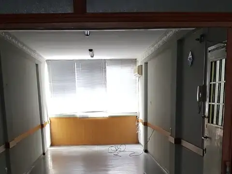 oficina 42 m2. en palacio de cristal. venta