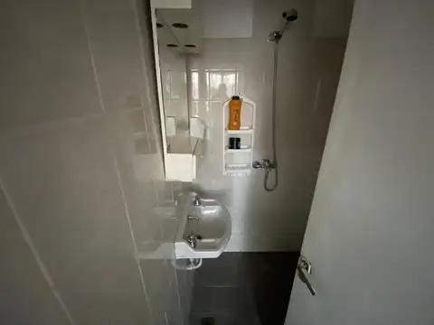 Casa 10 ambientes con 4 baños