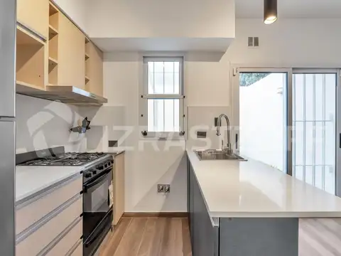 Depto Tipo Casa en Venta con 1 cocheras