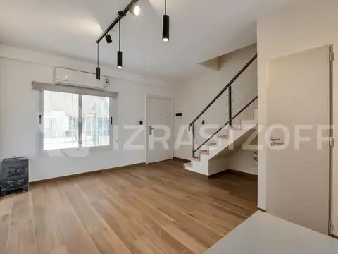 Depto Tipo Casa en Venta de 4 ambientes