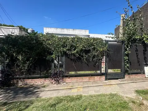 Casa 4 amb. en alquiler en Villa Tesei