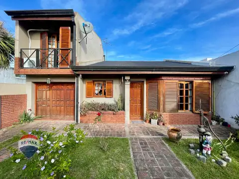CASA 3 DORMITORIOS EN VENTA LA PLATA-L. Olmos
