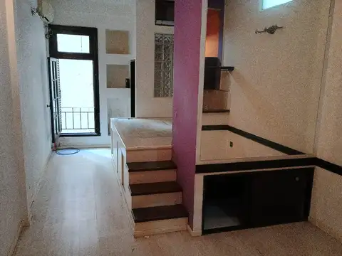 MONOAMBIENTE AMPLIO   IDEAL PARA UNA PERSONA   MUY BUENA UBICACION