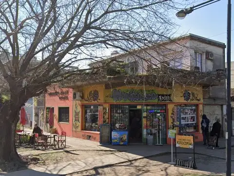 Julio A. Roca 1200