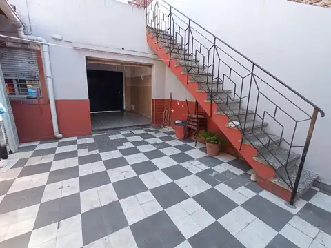 CASA VENTA 4 AMB JARDIN PATIO TERRAZA COCHERA