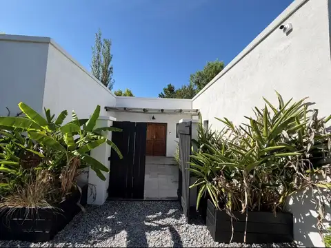 Avenida Santa Maria de las Conchas 6300