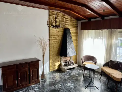 Casa en Alquiler en Remedios de Escalada, $ 1.100.000
