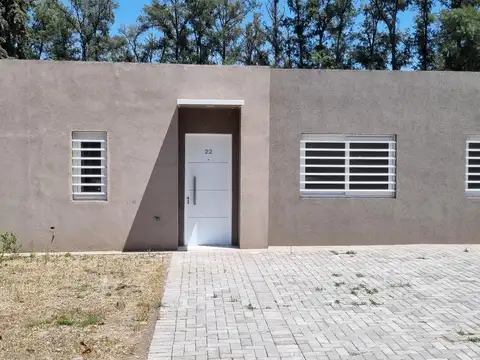 Casa 2 ambientes con 1 baño