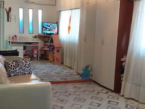 Depto Tipo Casa en Venta de 4 ambientes