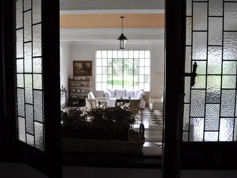 Casa en Venta con 4 cocheras