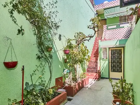 Casa 5 ambientes con 3 baños