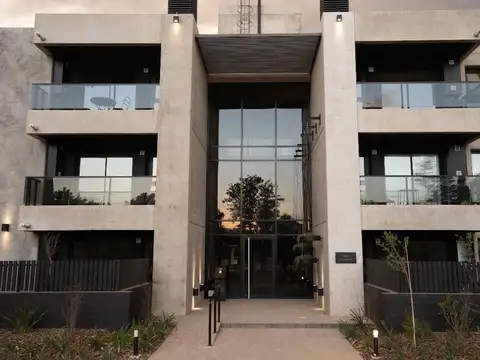 Venta de departamento 3 dormitorios, complejo Garderie.