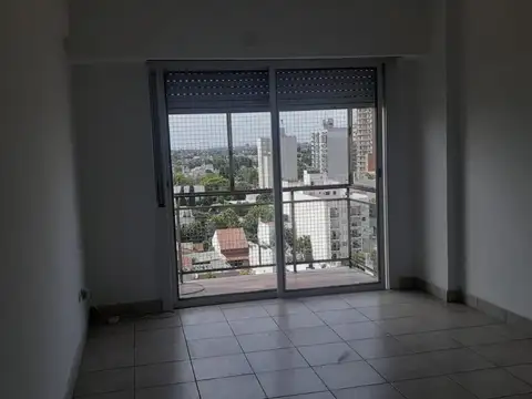 bajo de precio. DEPARTAMENTO DE 1 AMBIENTE CON COCINA SEPARADA EN EXCELENTE UBICACION