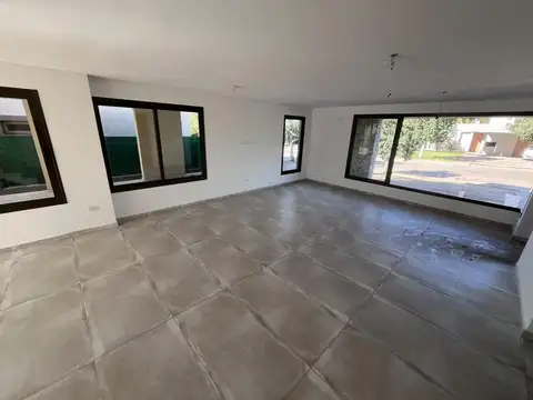 Alquiler de categoría – Imponente Casa a Estrenar en Las Cortaderas Country