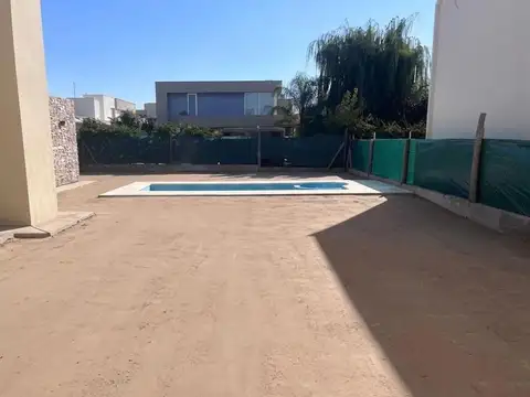 Las Cortaderas Country