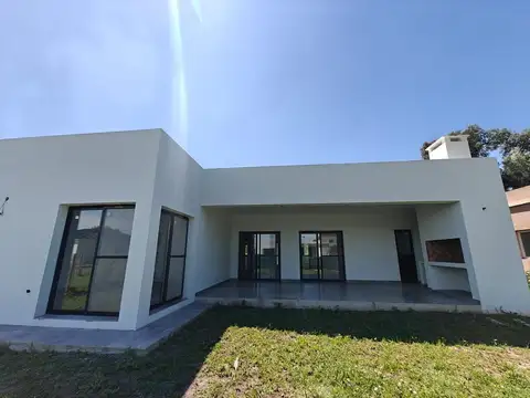 Casa en Venta en Pilar del Este - San Ramón, USD 155.000
