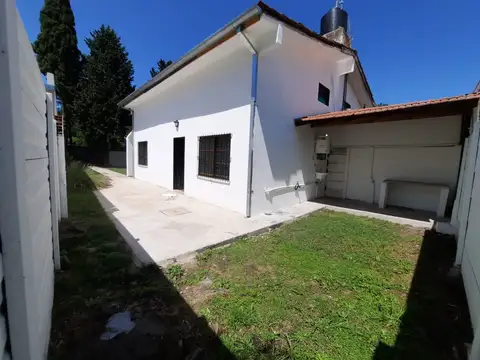 Casa 2 ambientes con 1 baño