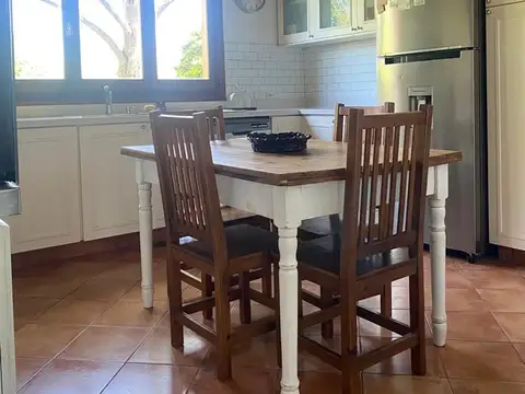 Casa en Alquiler Temporal con 2 cocheras