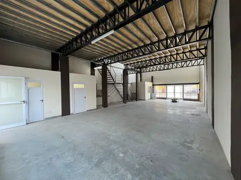 Galpón Premium a Estrenar con Showroom y Oficinas