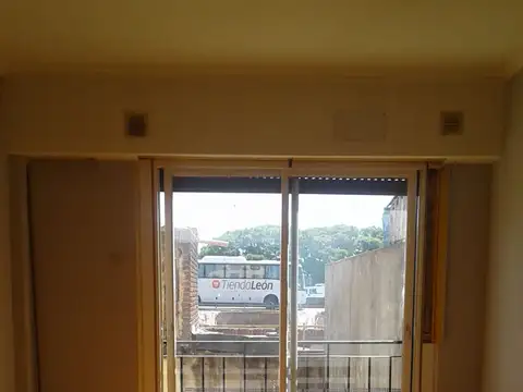 VENTA DTO 2 AMB BALCON FRANCES Y PATIO LINIERS