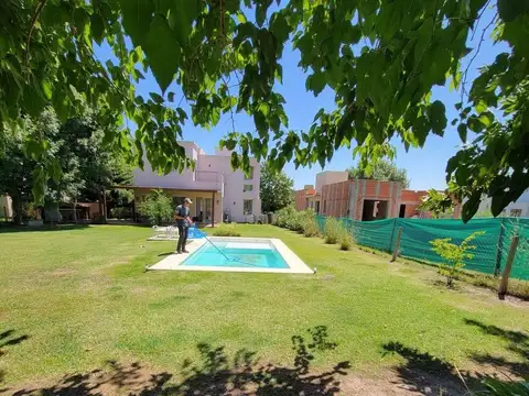Casa 3 ambientes con 2 baños