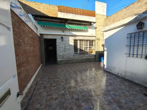 Casa en Alquiler con 1 cochera