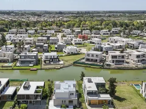 Casa en Venta en Laguna Grande, USD 535.000