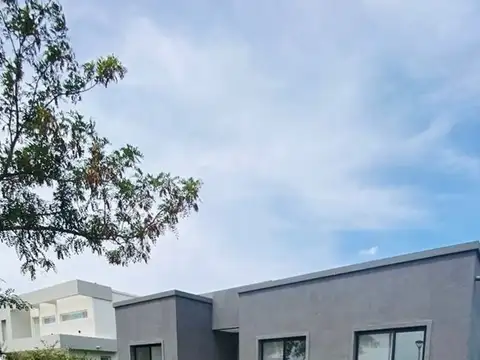Casa en Venta en El Cantón Islas 3 dormitorios, Escobar 100