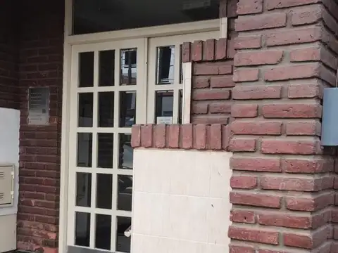 DEPTO EN CIUDADELA CON BAULERA Y COCHERA USD 55.000