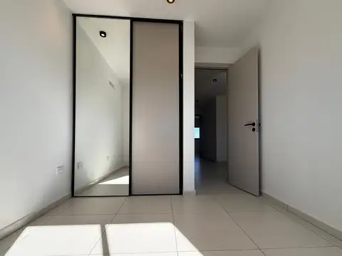 Casa 6 ambientes con 1 baño