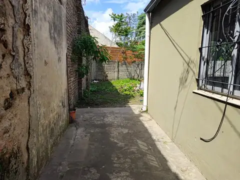 Casa 3 ambientes con 1 baño