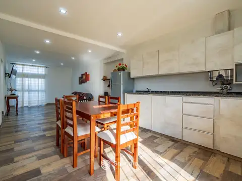 Casa 3 ambientes con 2 baños